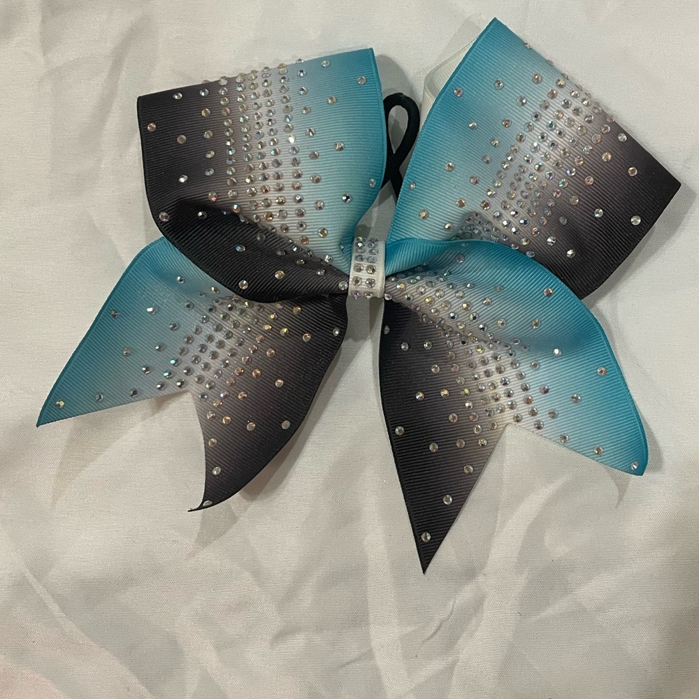 7 inch x 7 inch Bow